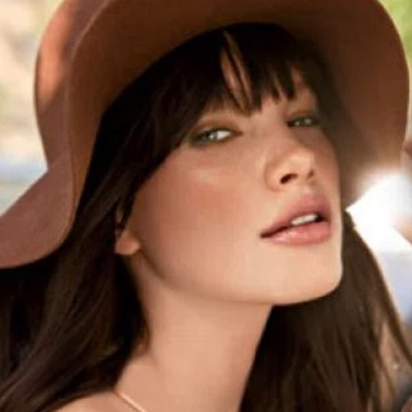 CLINIQUE True Bronze Pressed Powder Bronzer SUNKISSED 02 - Picture 2 of 12